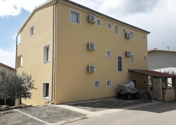 Marijan * ピロヴァッツ