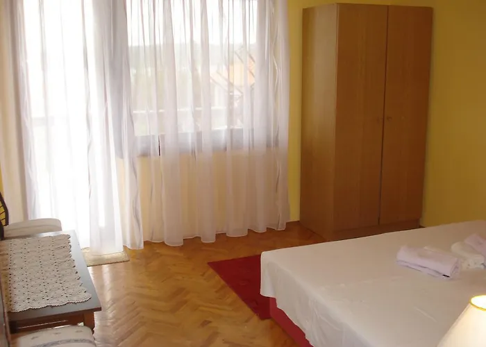 アパート Marijan